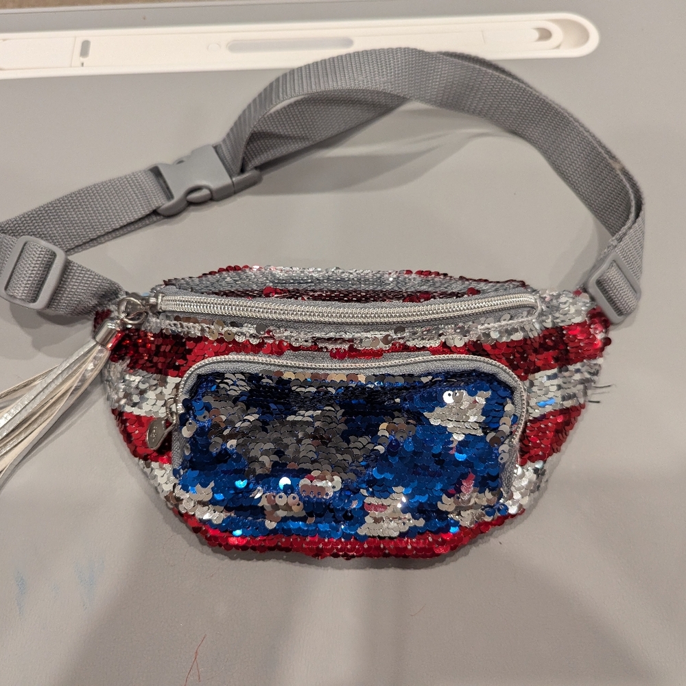 🦩NWOT Justice Patriotic Sequin Girls Fanny Belt Bag